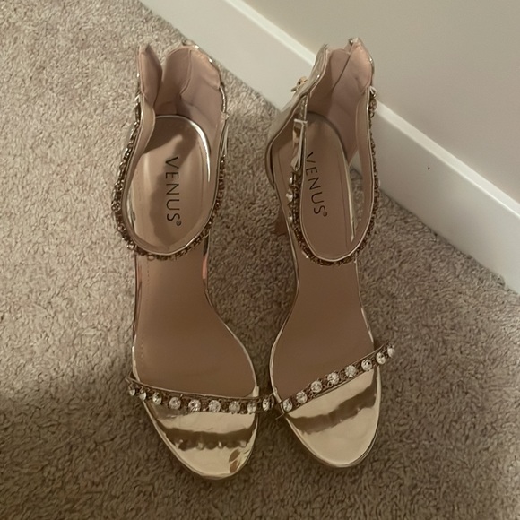 Venus embellished gold heels. Size 10, never worn. Heel size around 4.75 inches - Picture 2 of 2